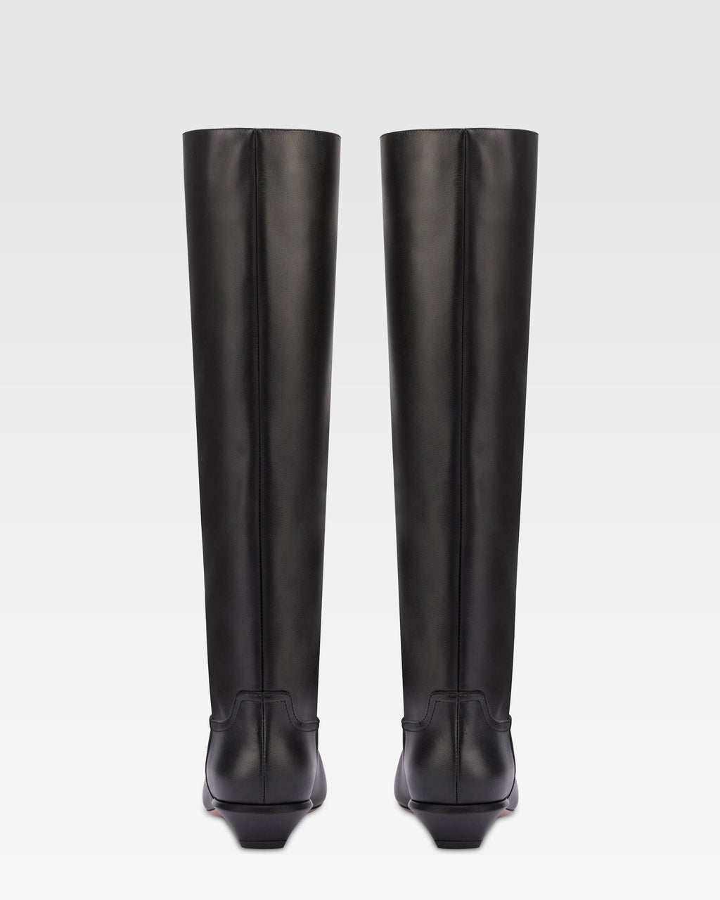 Calfskin leather boot