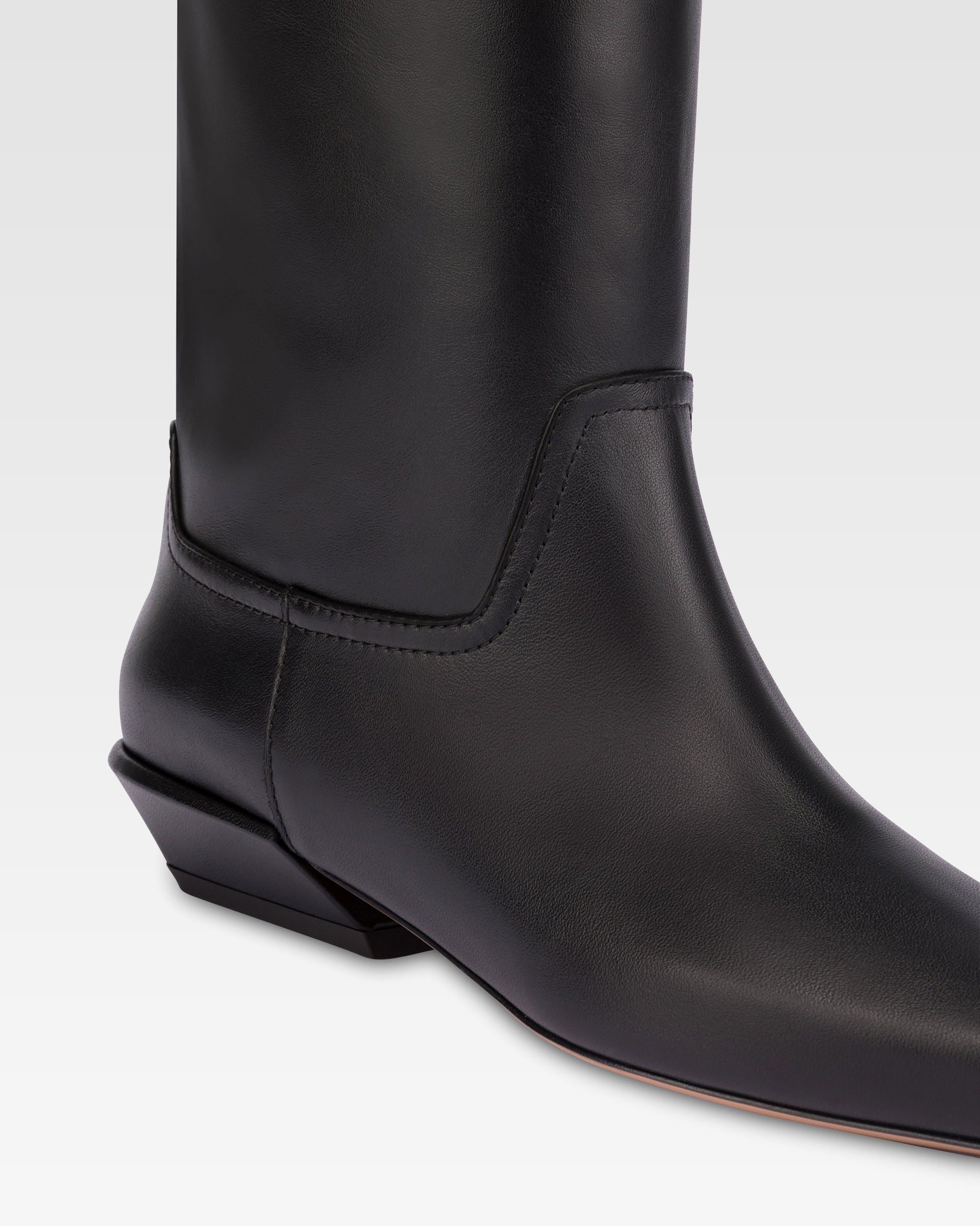 Bottes a hauteur de genou en cuir lisse noir