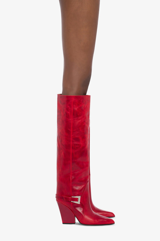 Tall, knee-high boots in shiny fiesta vintage leather - Indossato