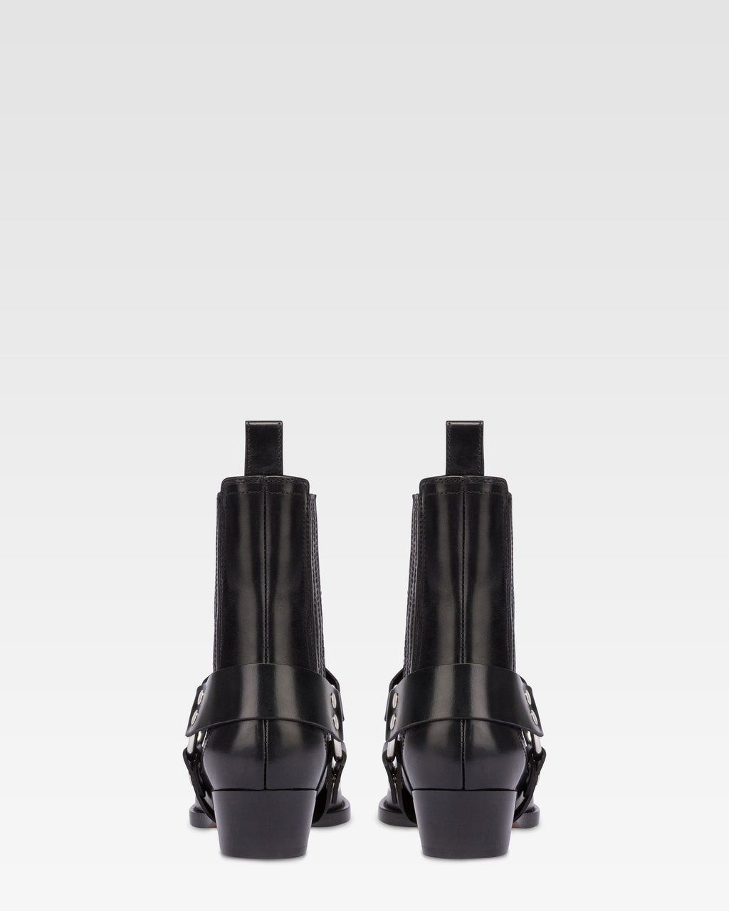 Spitz zulaufende Stiefeletten aus glanzendem, schwarzem Vintage-Leder