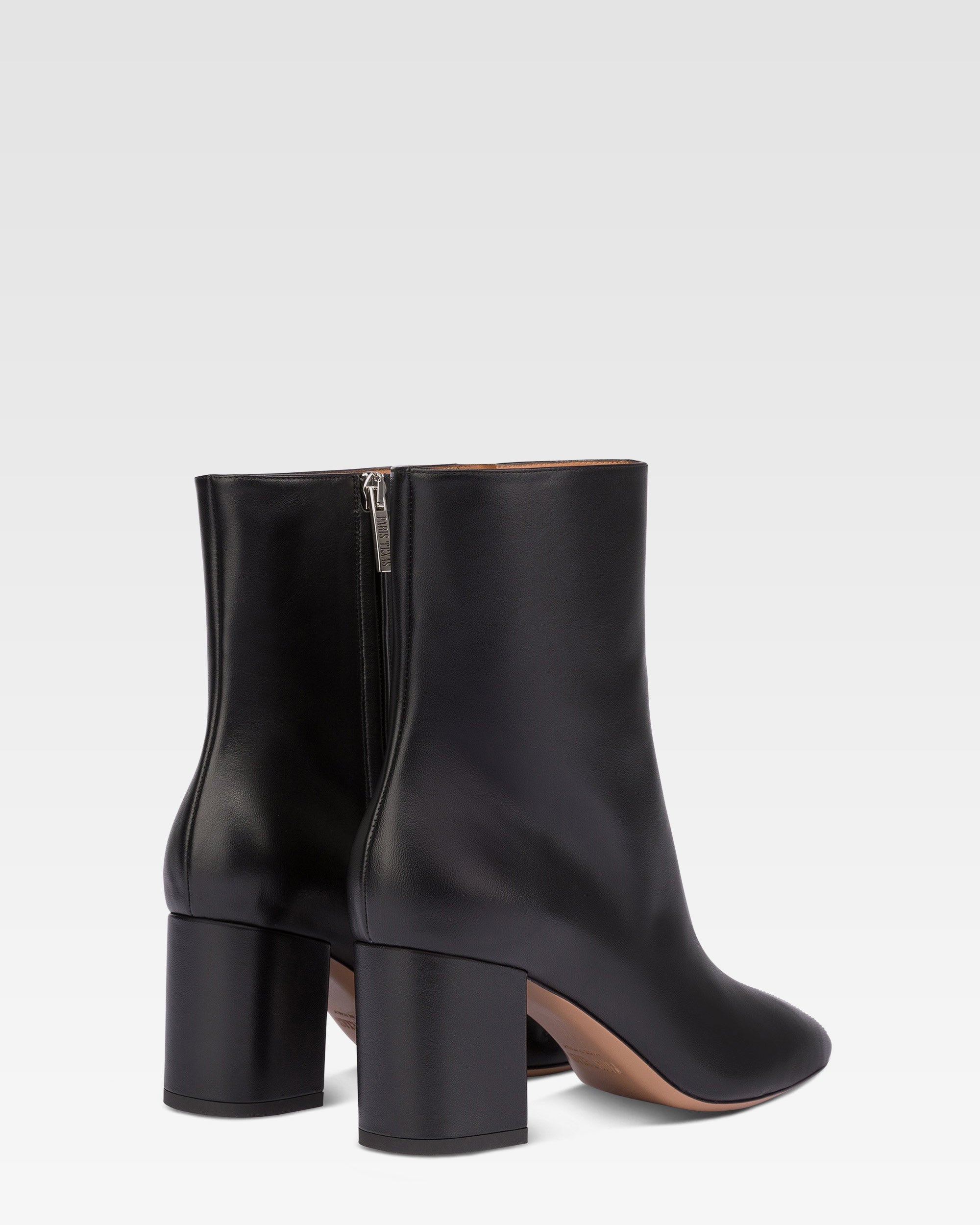 Bottines pointues en cuir lisse noir