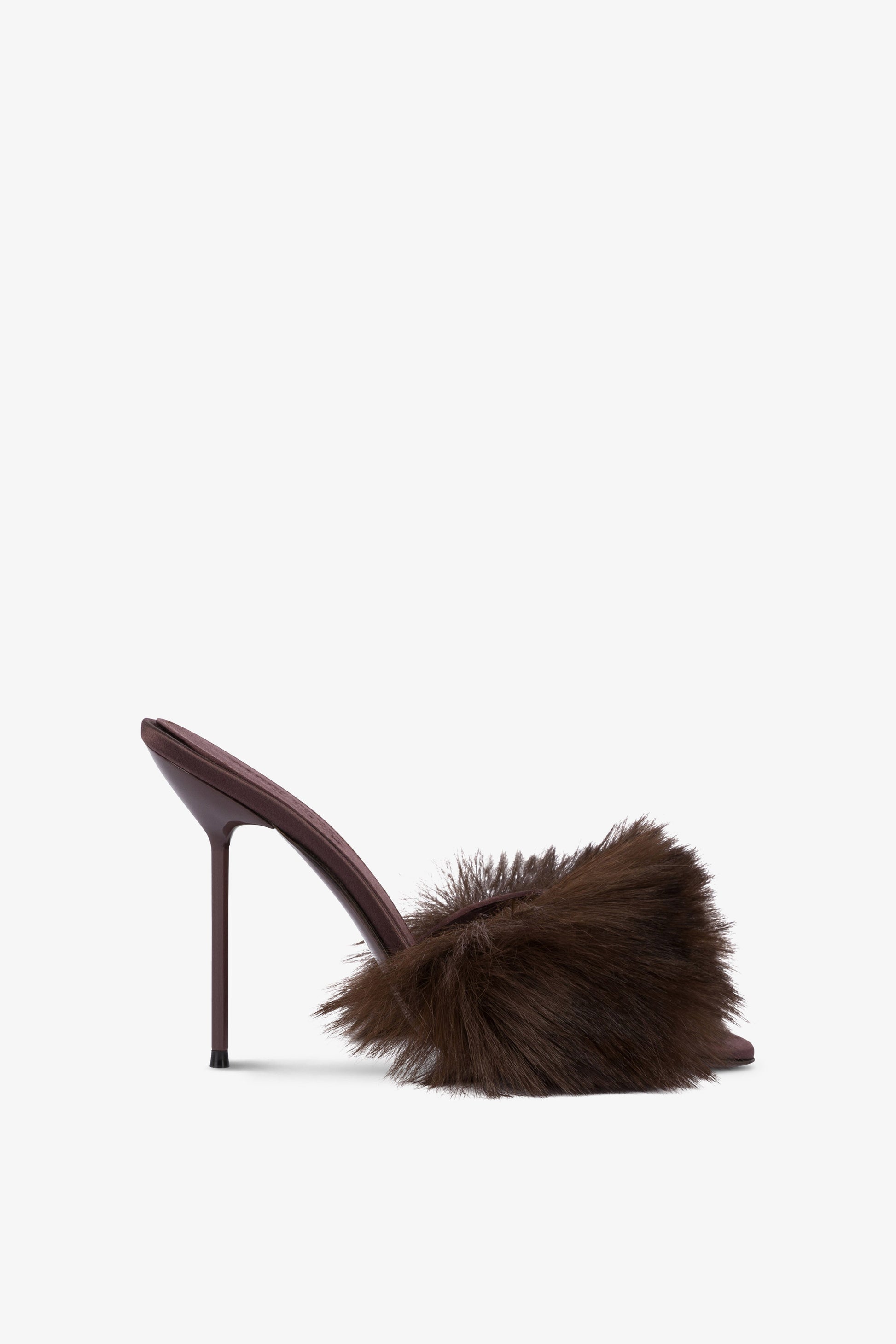 Mules en satin brun et fausse fourrure