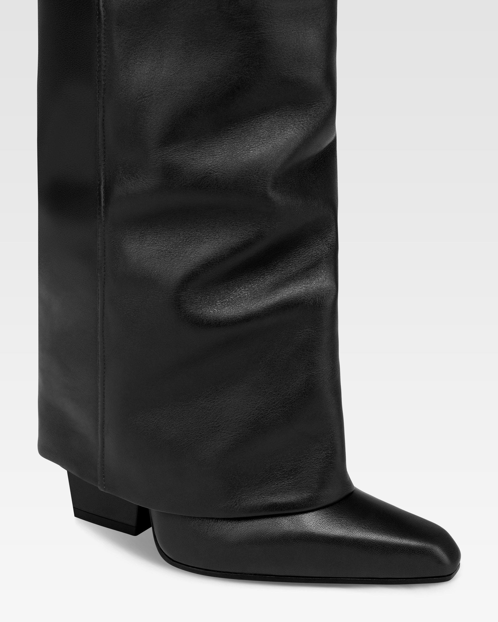 Bottes a rabat en cuir noir