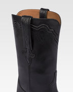 Boots in black leather