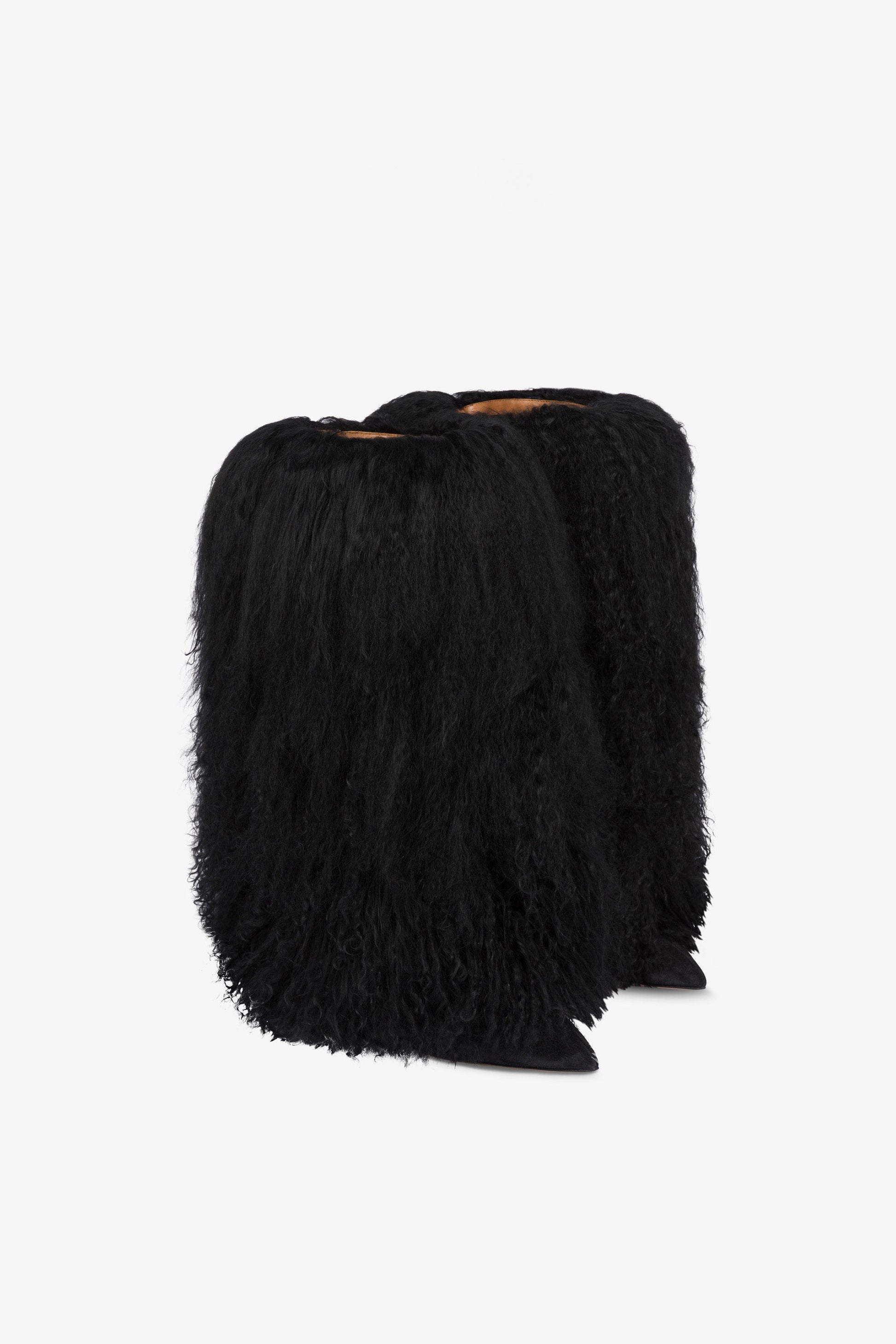 Boots in off-black faux fur