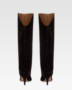 Stiefel aus tiefschwarzem Kalbsveloursleder.