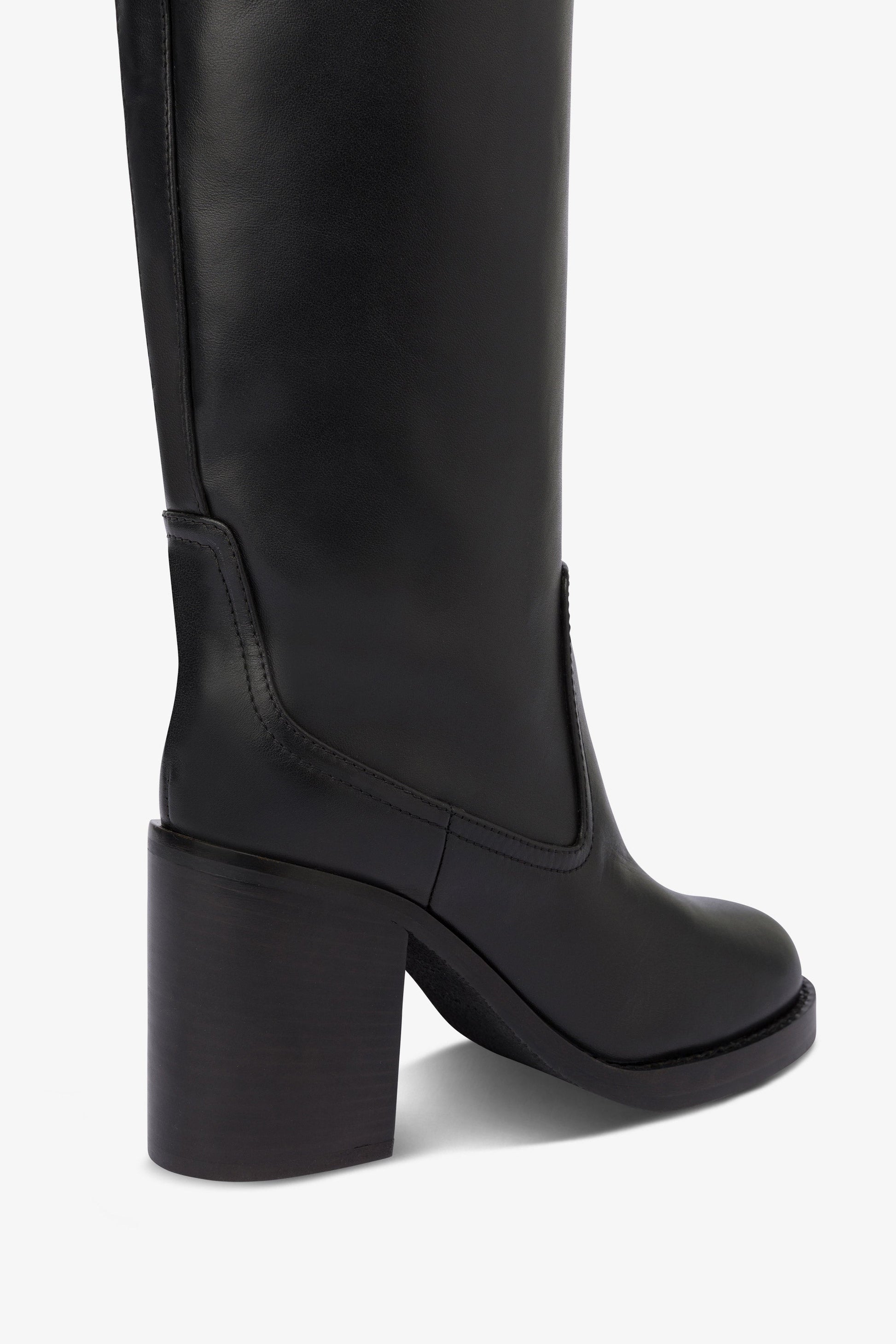 Bottes en cuir noir