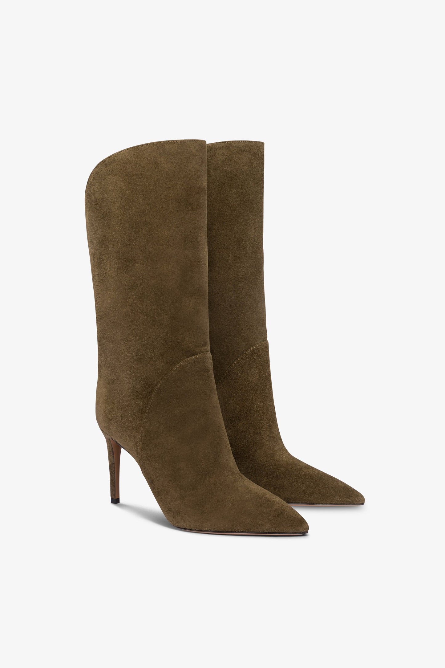 Boots in winter moss suede leather