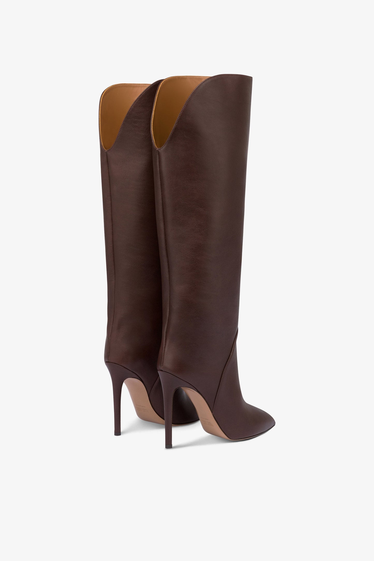 Boots in mocha leather