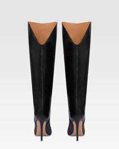 Stiefel aus schwarzem Leder