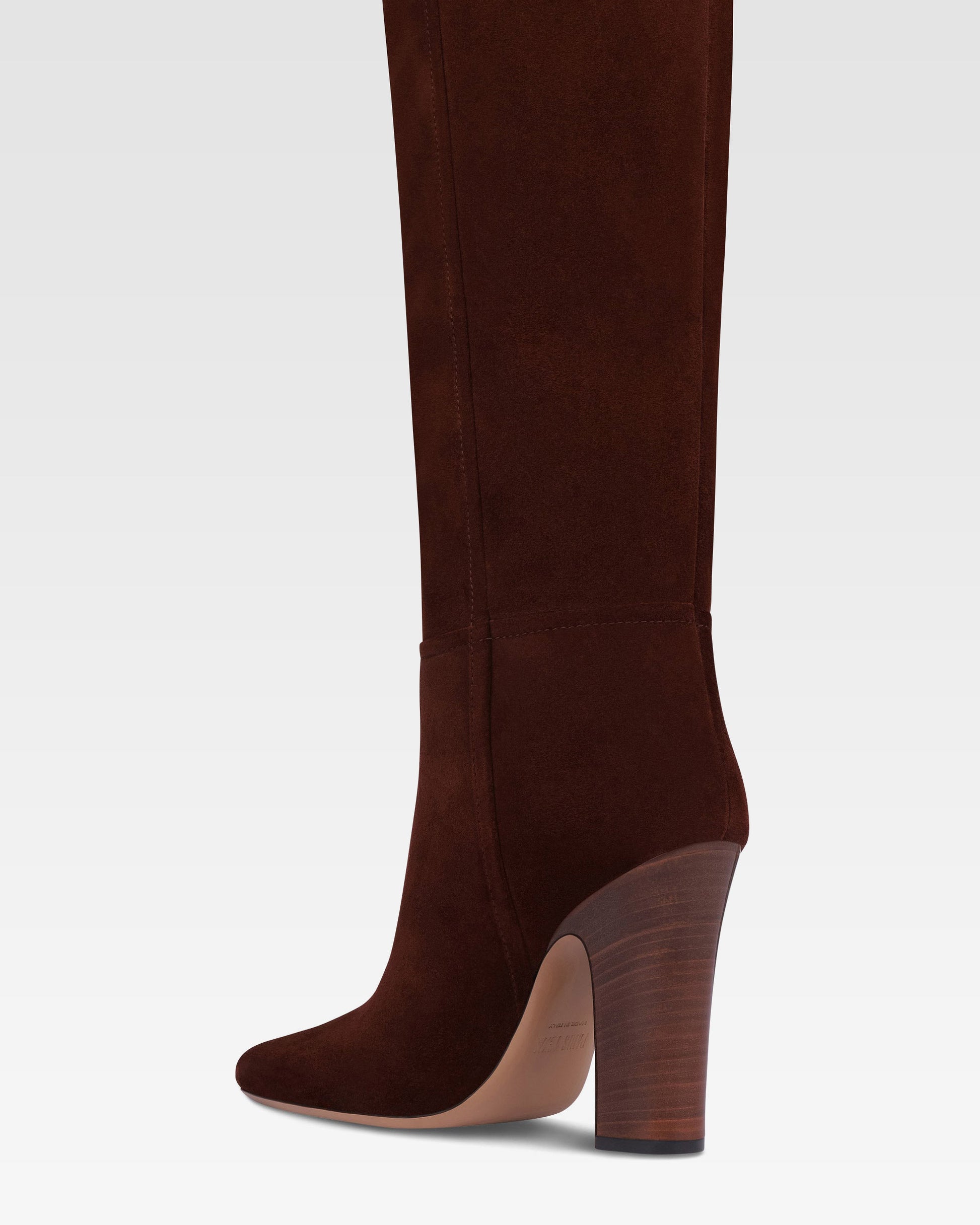 Stiefel aus mahagonifarbenem Kalbsveloursleder