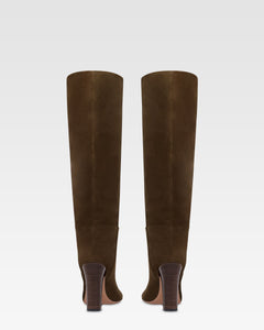 Botas de ante de becerro color ebano