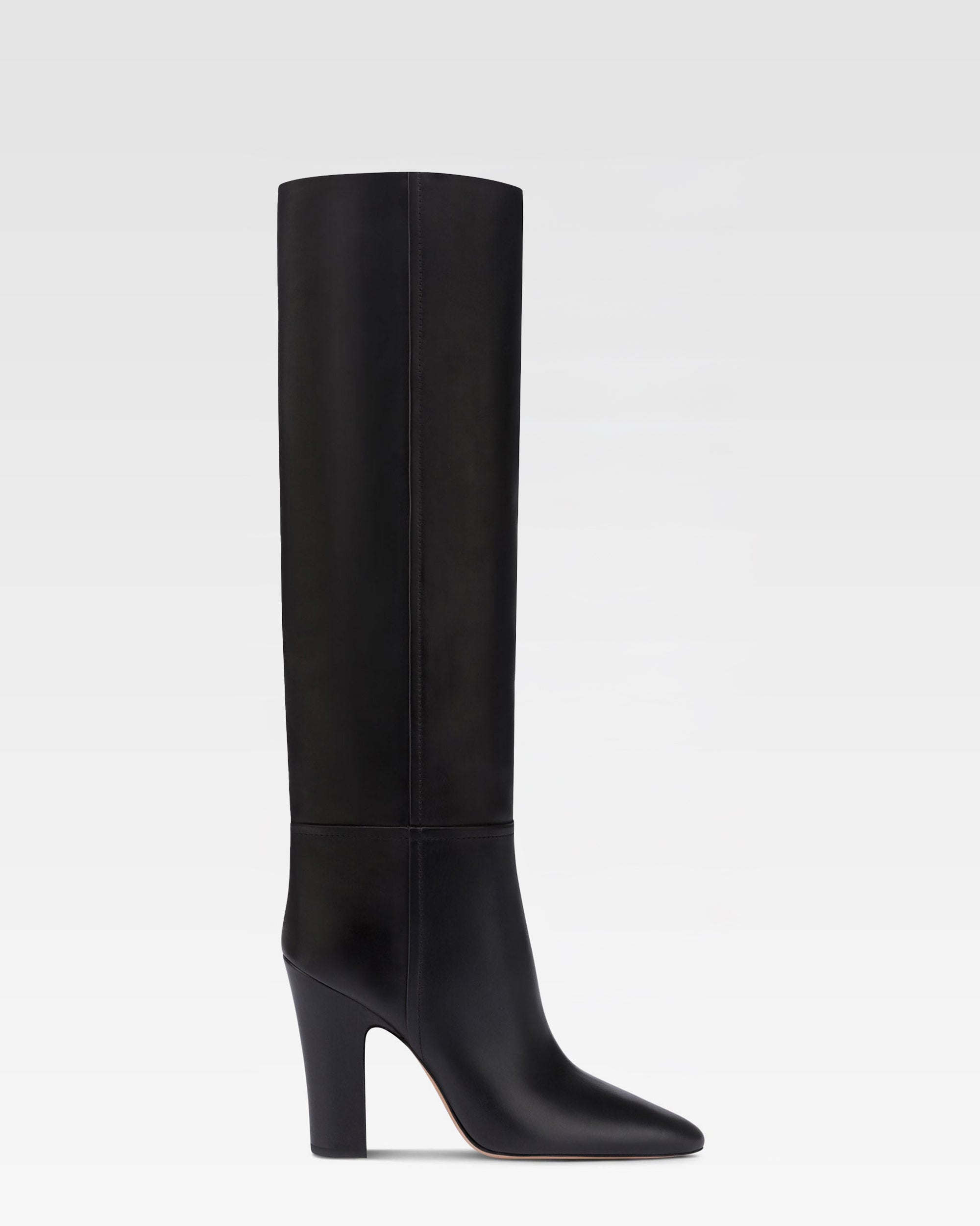 Boots in black calf leather