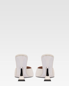 Mules en piel color hueso y plata