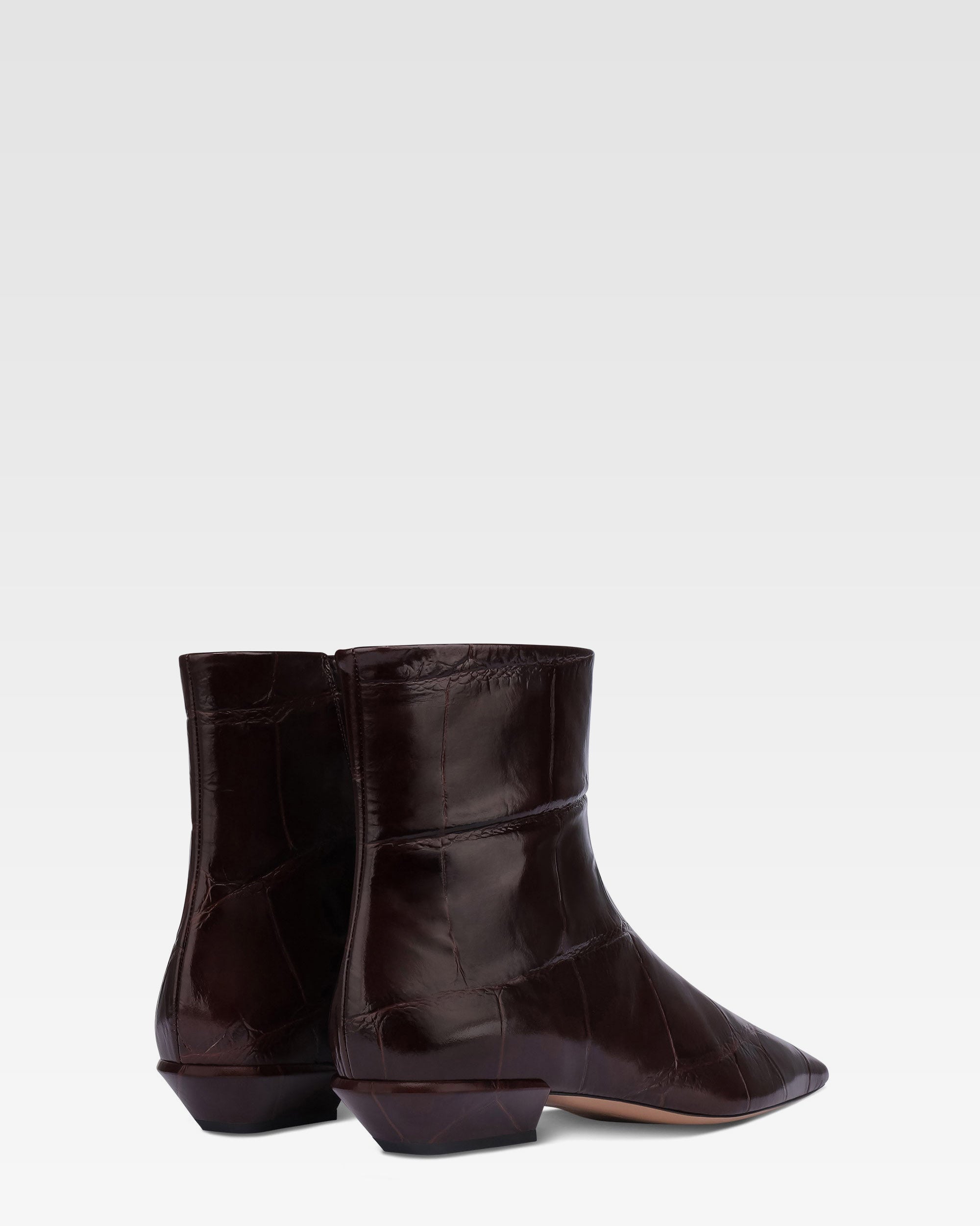Bottines en cuir croco rouge sombre