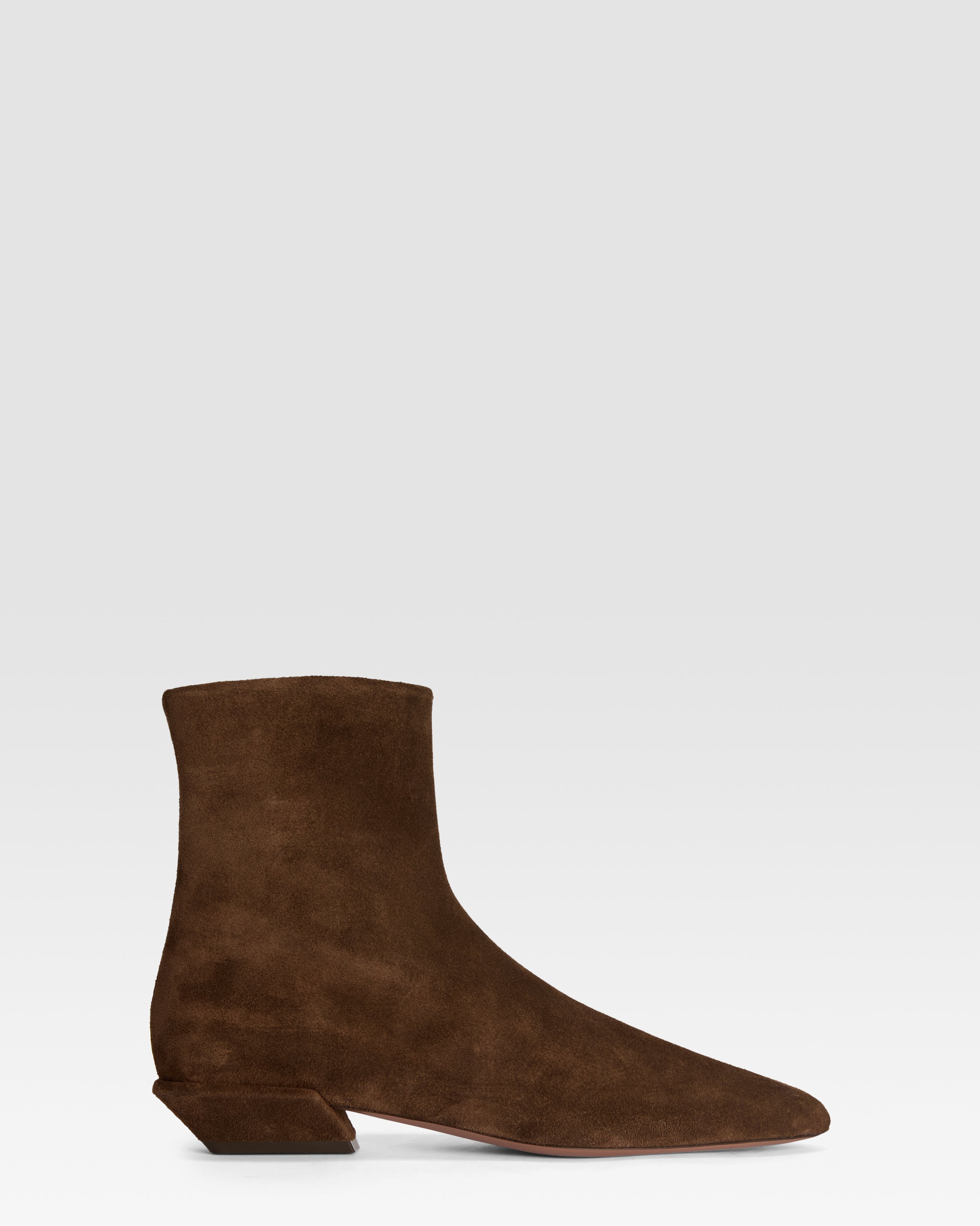 Stiefeletten aus tiefschwarzem Kalbsveloursleder