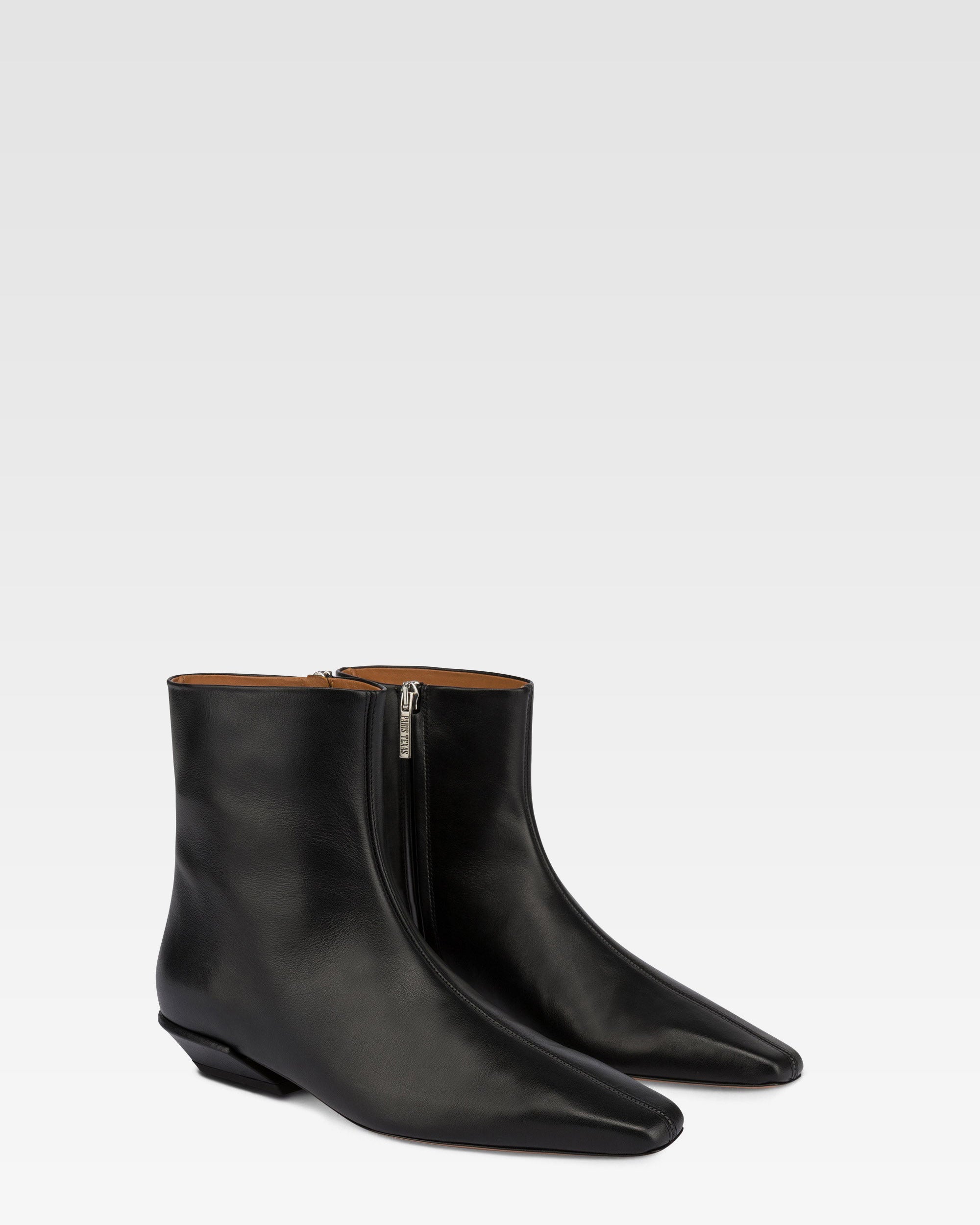 Bottes en cuir noir