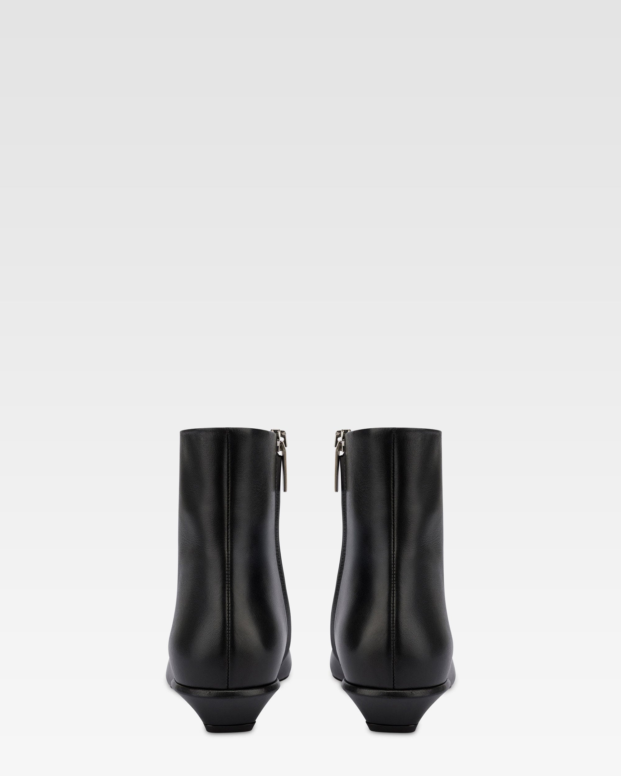 Bottes en cuir noir