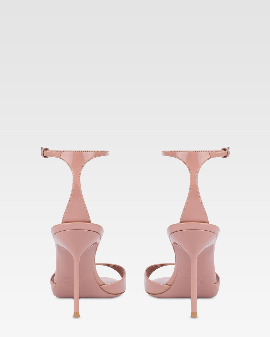 Sandalias de charol nude oscuro