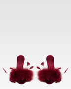 Pantoletten aus burgunderrotem Satin