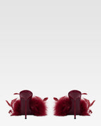 Pantoletten aus burgunderrotem Satin