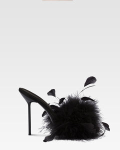 Pantoletten aus schwarzem Satin