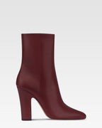 Bottines en cuir de veau rouge sombre