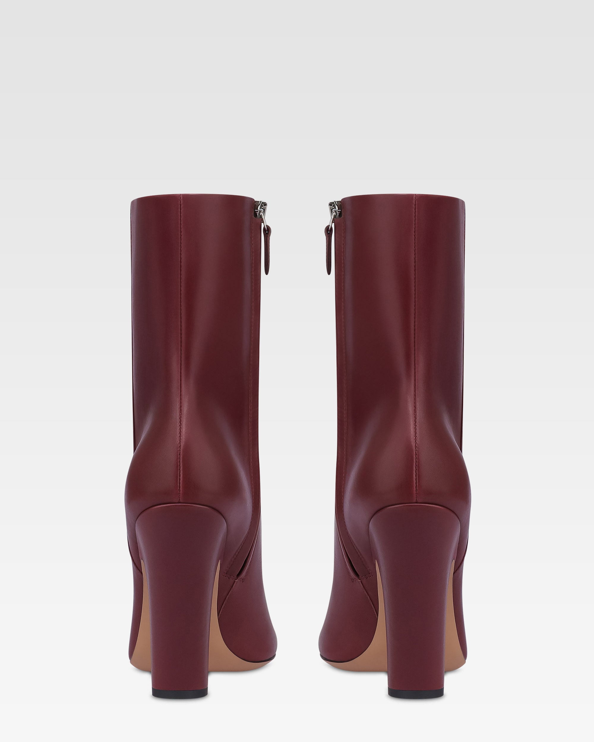 Bottines en cuir de veau rouge sombre