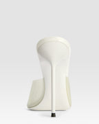 Mules in vernice bianco latte