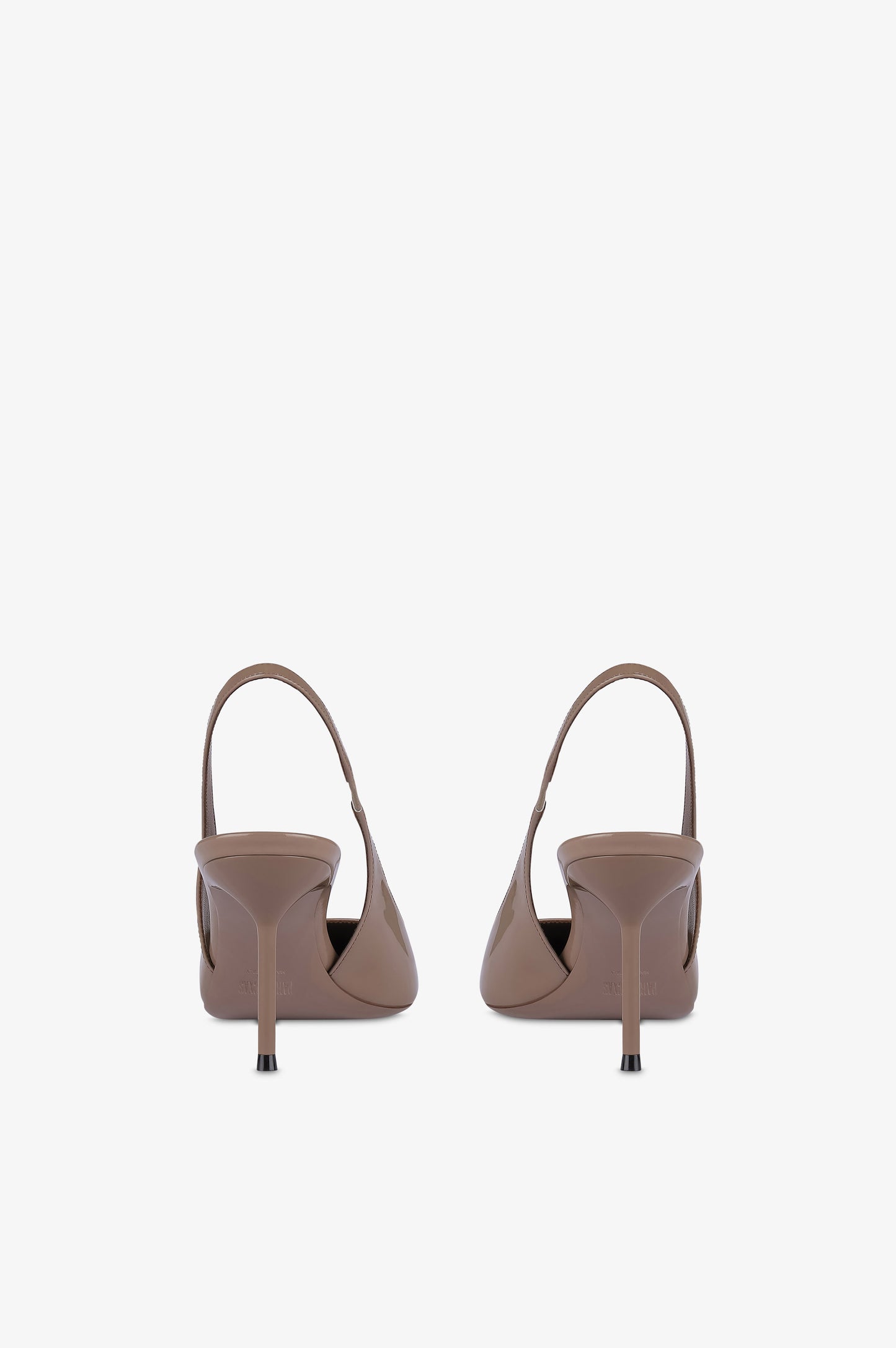 Slingbacks aus taupefarbenem Lackleder