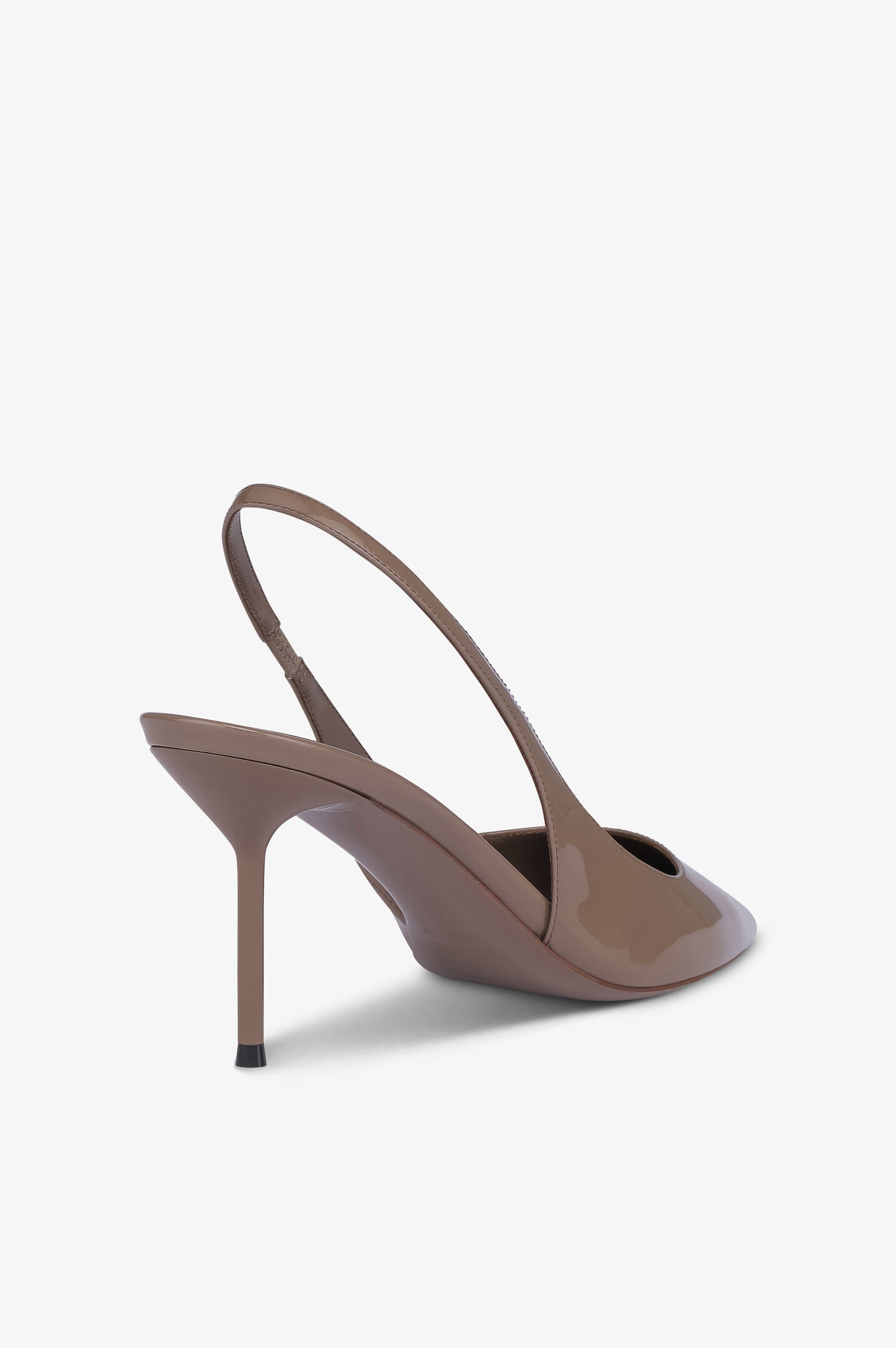 Slingbacks aus taupefarbenem Lackleder