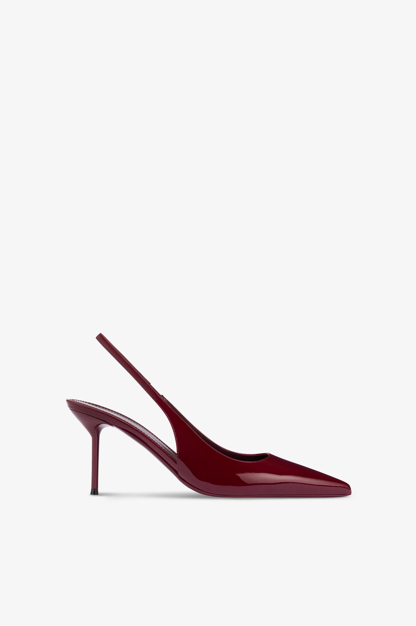 Slingbacks in rouge noir patent leather