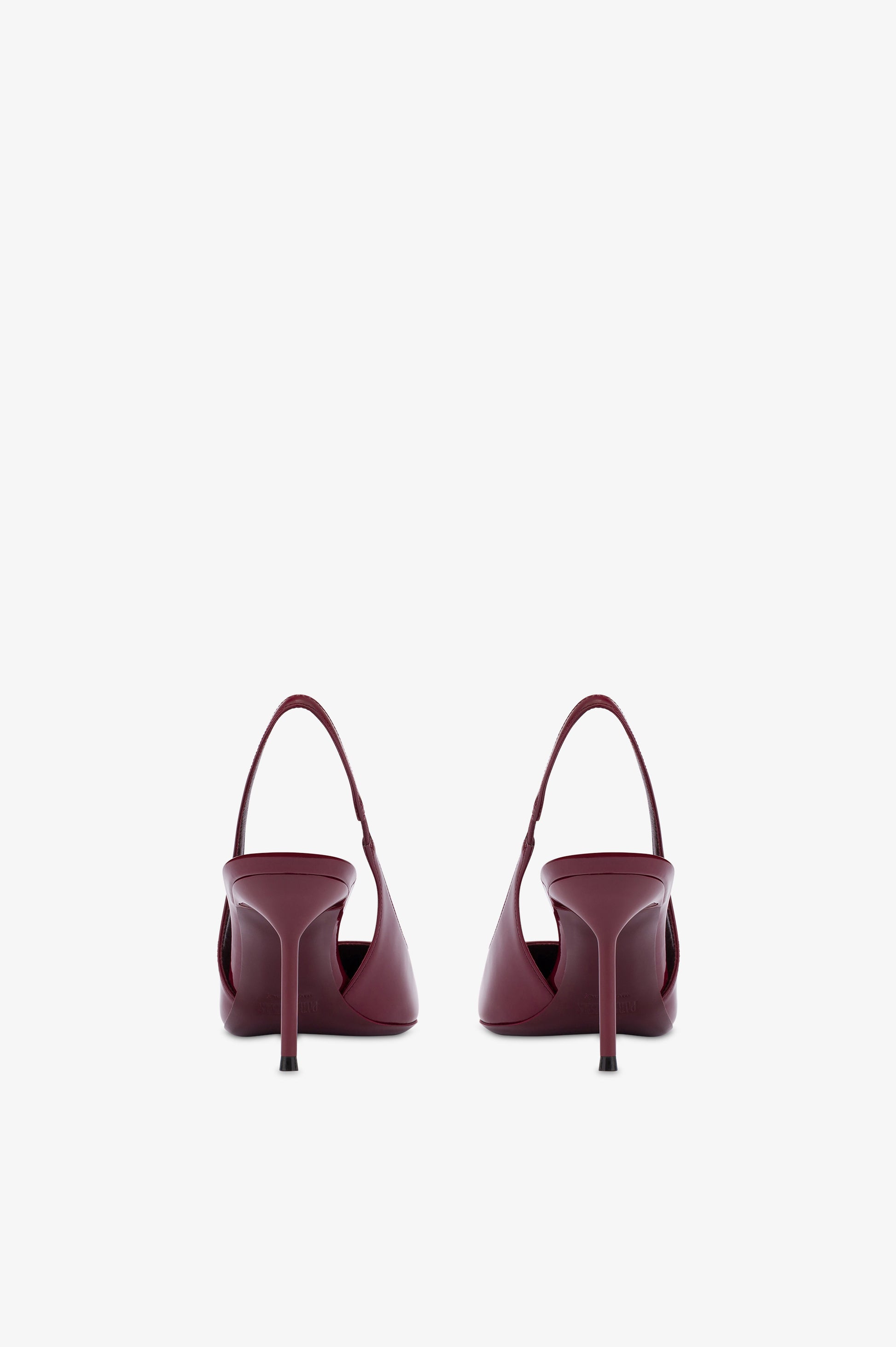 Slingbacks in rouge noir patent leather