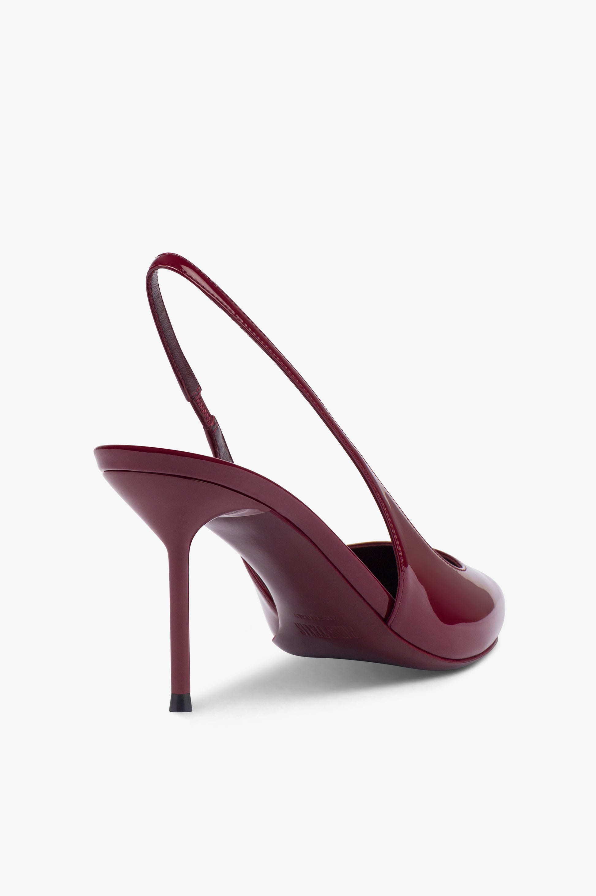 Slingbacks in rouge noir patent leather
