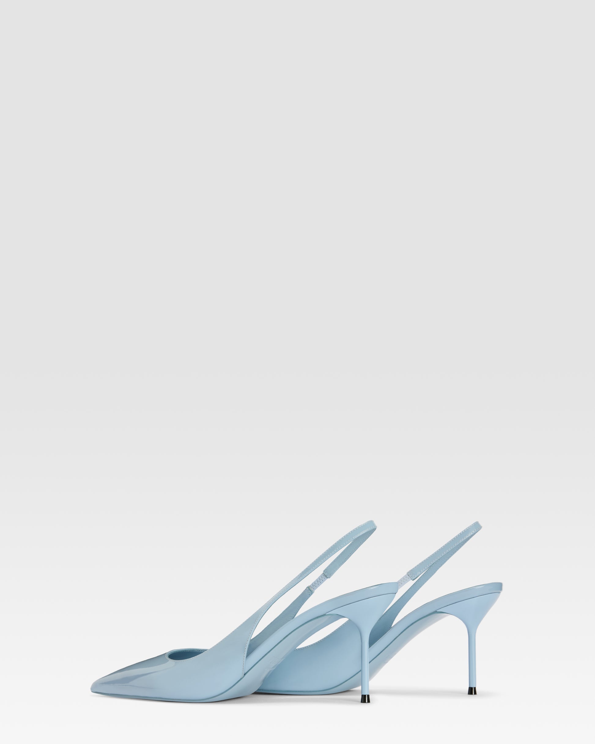 Slingbacks in denim-colored patent leather