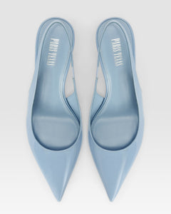 Slingbacks in denim-colored patent leather