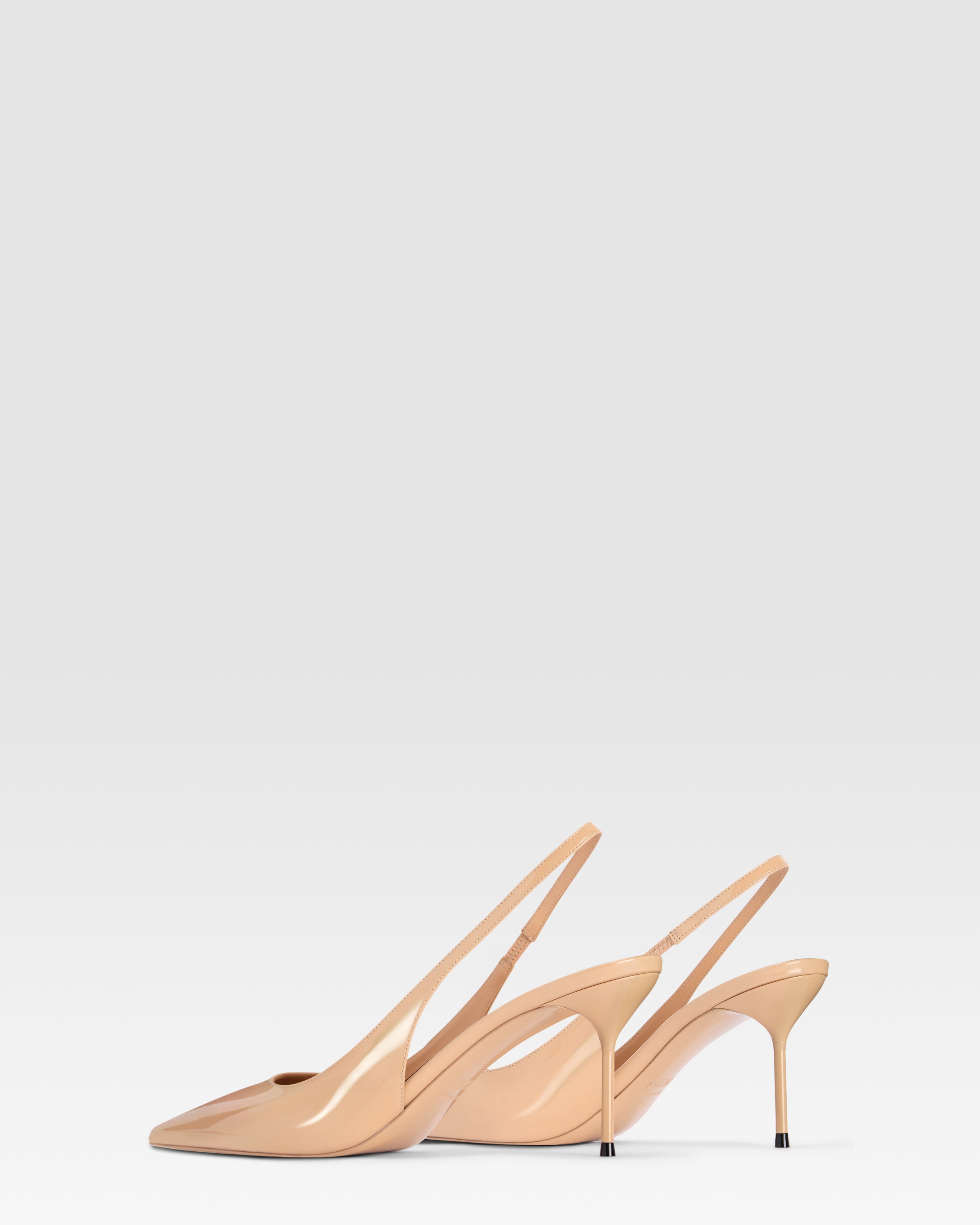 Slingbacks in honey patent leather