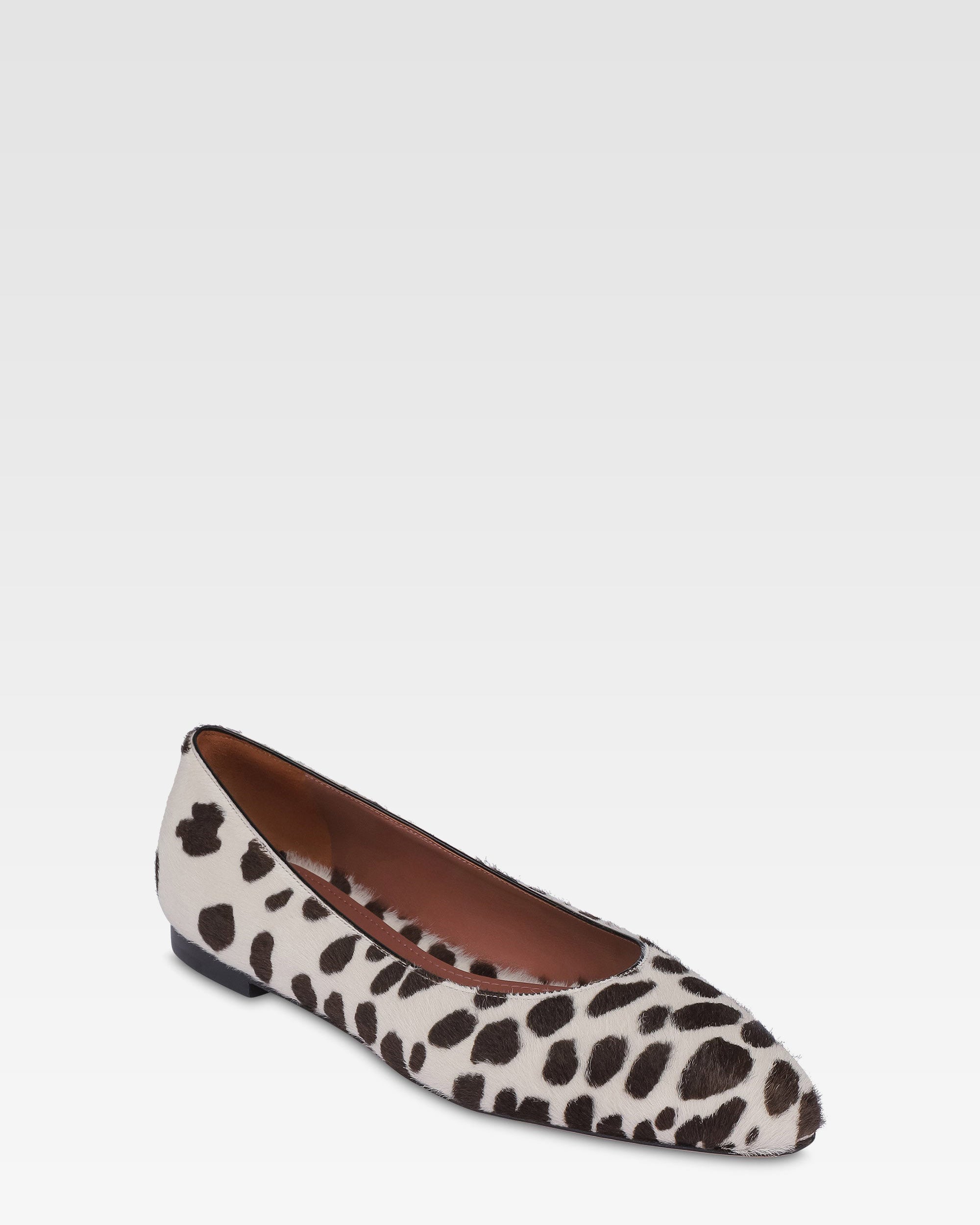 Ballerines en cuir de vache imprime blanc et marron fonce