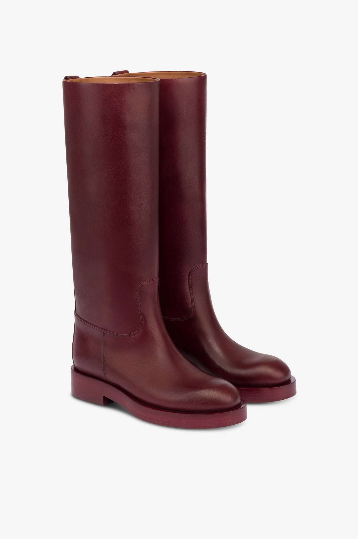 Botas de piel de becerro color rouge noir