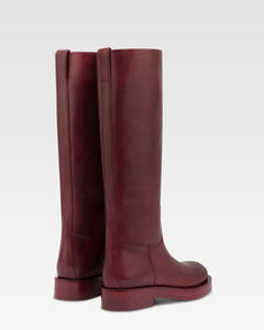 Botas de piel de becerro color rouge noir