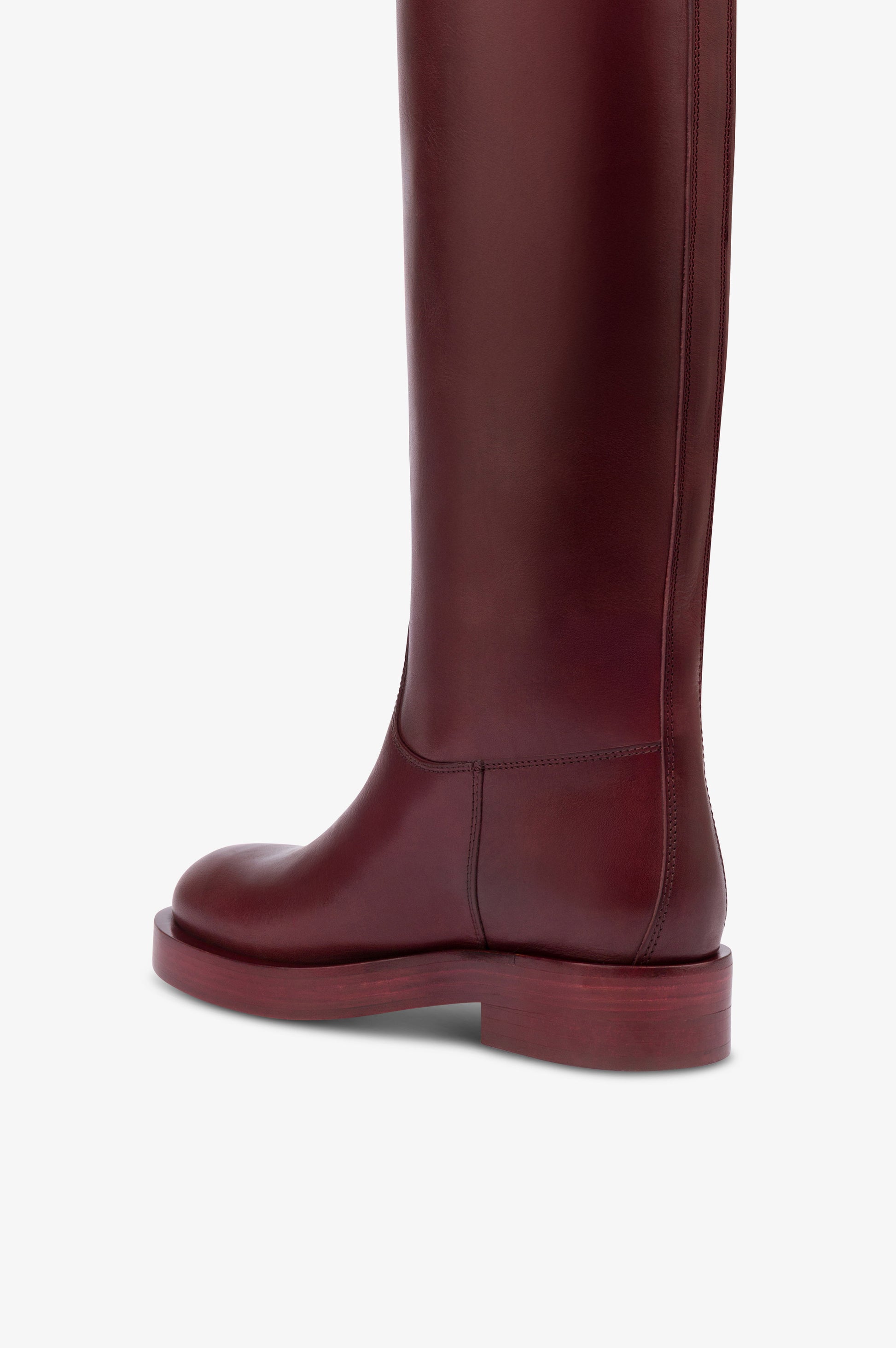 Botas de piel de becerro color rouge noir