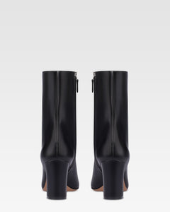 Botines de piel de becerro color negro