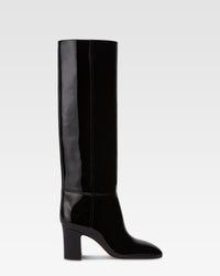 Botas de charol de color negro. — Negro