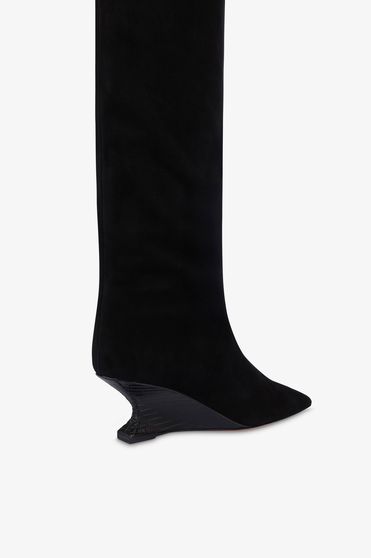 Bottes en cuir suede de veau couleur noire avec talon en cuir imprime lezard