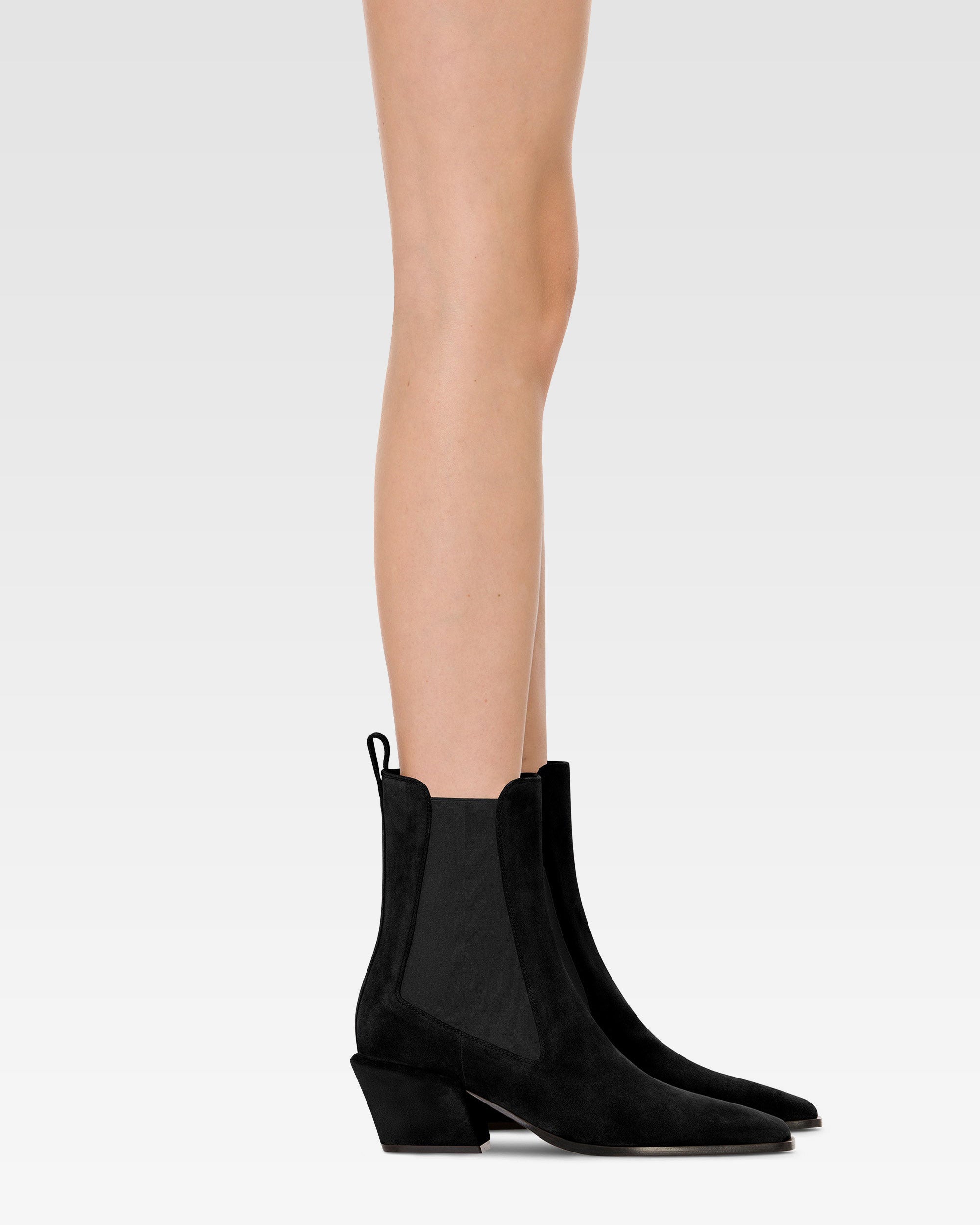 Bottines en cuir suede noir de veau