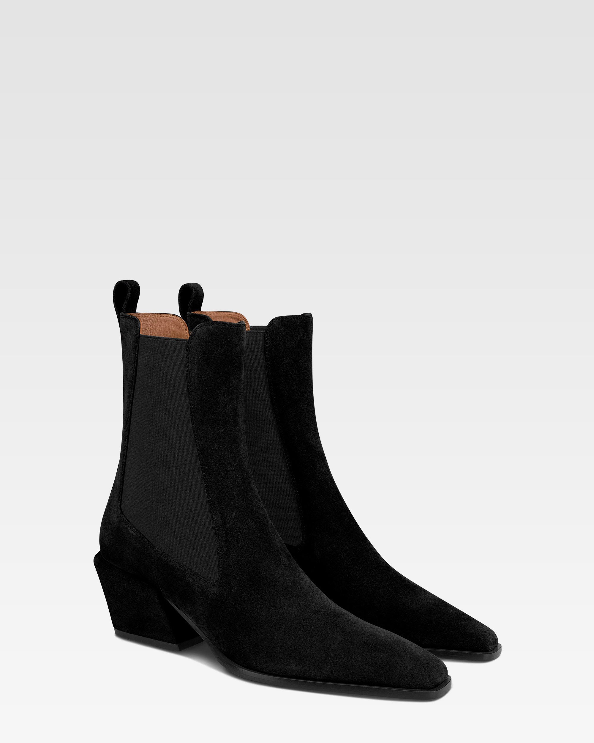 Bottines en cuir suede noir de veau