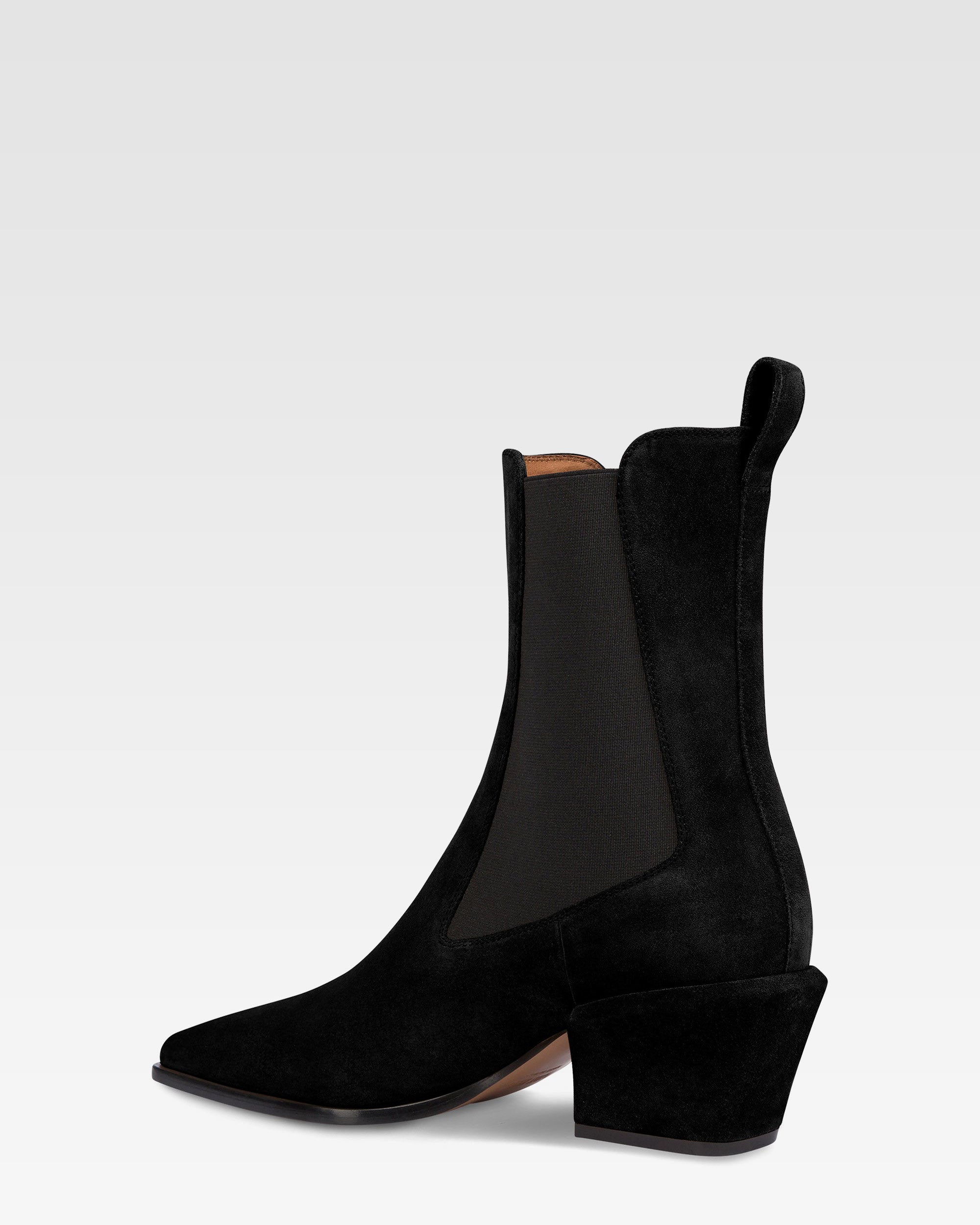 Bottines en cuir suede noir de veau