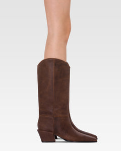 Botas de piel de becerro con efecto vintage en color ebano