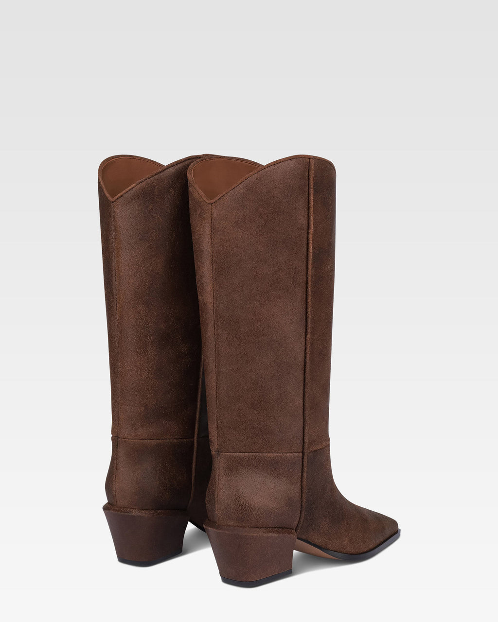 Botas de piel de becerro con efecto vintage en color ebano