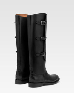 Botas en piel de becerro color negro con detalles de cocodrilo